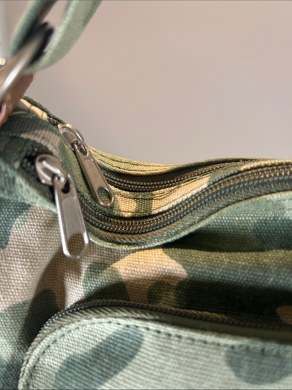 Time and Tru Green Camo Shoulder Bag with Brown Leather Trim NWT 4 Compartments - Picture 8 of 10